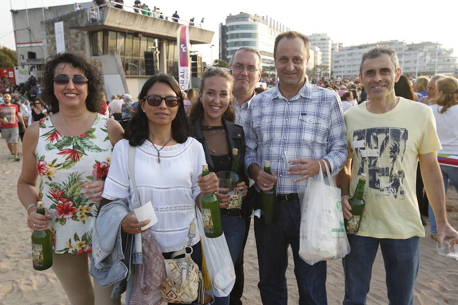 ¿Estuviste en el récord de escanciado simultáneo de 2017? ¡Búscate! (6)