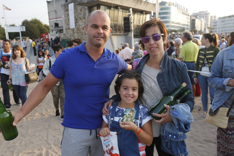 ¿Estuviste en el récord de escanciado simultáneo de 2017? ¡Búscate! (6)