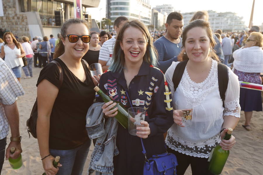 ¿Estuviste en el récord de escanciado simultáneo de 2017? ¡Búscate! (6)