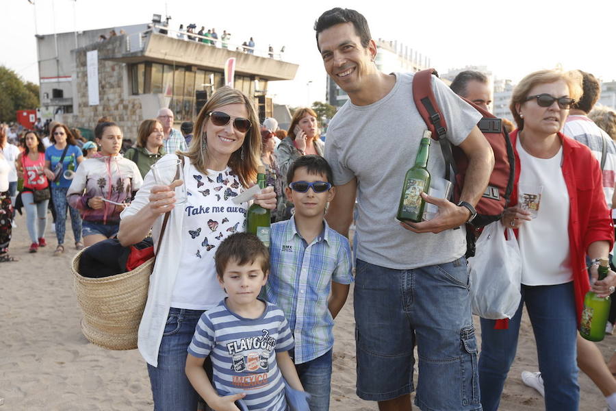 ¿Estuviste en el récord de escanciado simultáneo de 2017? ¡Búscate! (6)