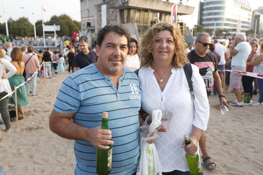 ¿Estuviste en el récord de escanciado simultáneo de 2017? ¡Búscate! (6)