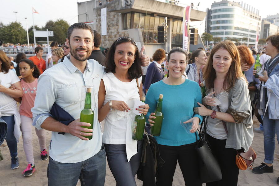 ¿Estuviste en el récord de escanciado simultáneo de 2017? ¡Búscate! (6)