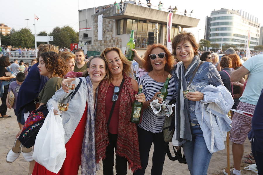 ¿Estuviste en el récord de escanciado simultáneo de 2017? ¡Búscate! (6)