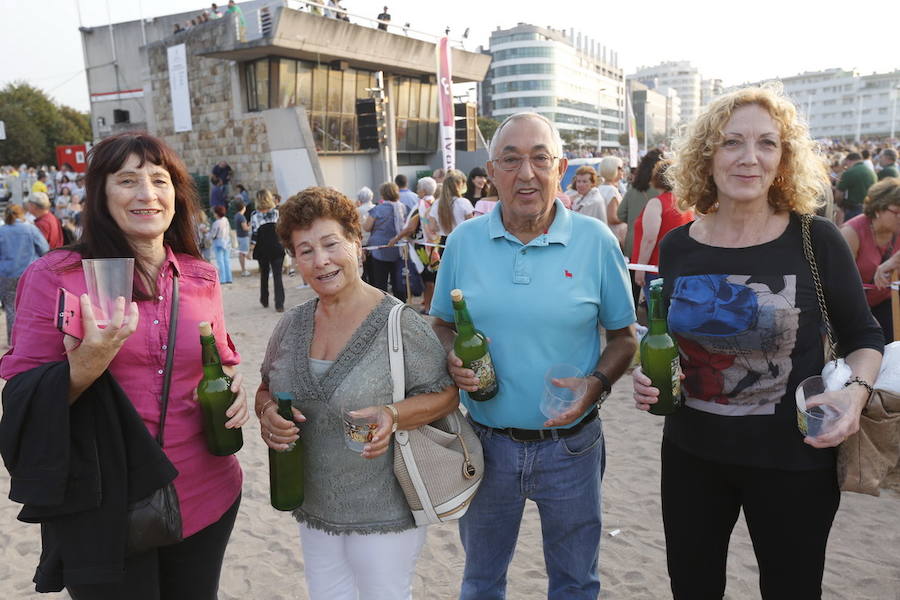 ¿Estuviste en el récord de escanciado simultáneo de 2017? ¡Búscate! (6)