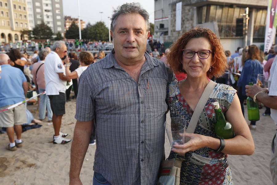 ¿Estuviste en el récord de escanciado simultáneo de 2017? ¡Búscate! (6)