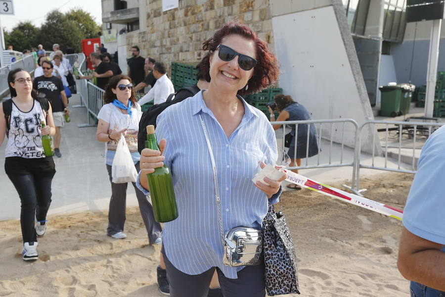 ¿Estuviste en el récord de escanciado simultáneo de 2017? ¡Búscate! (7)