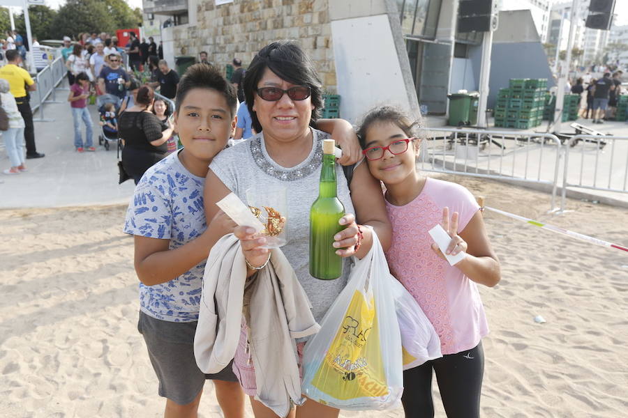 ¿Estuviste en el récord de escanciado simultáneo de 2017? ¡Búscate! (7)