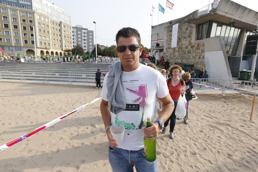 ¿Estuviste en el récord de escanciado simultáneo de 2017? ¡Búscate! (7)