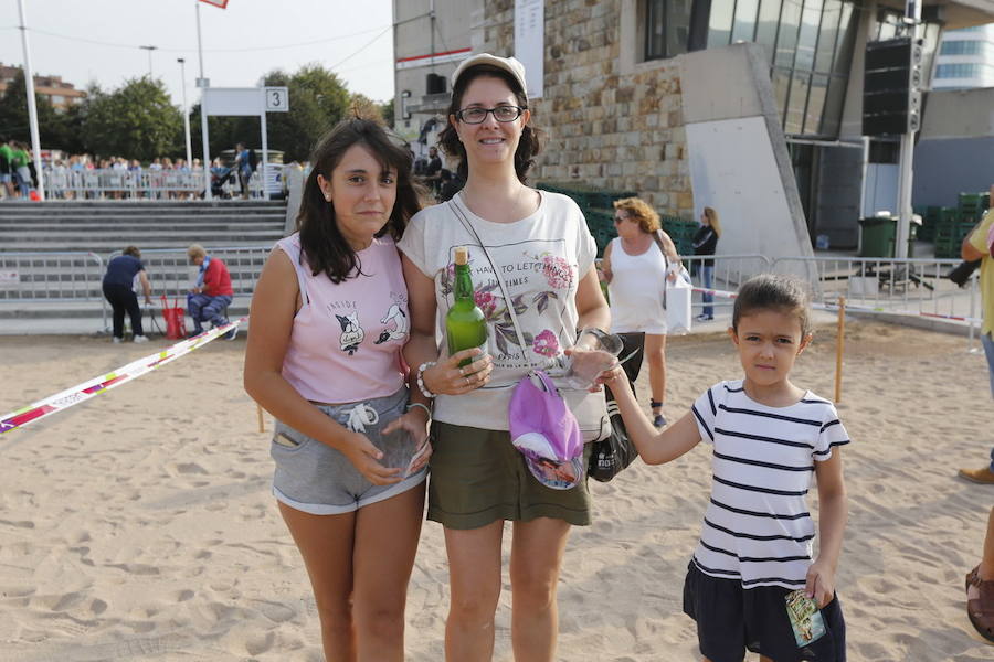 ¿Estuviste en el récord de escanciado simultáneo de 2017? ¡Búscate! (7)