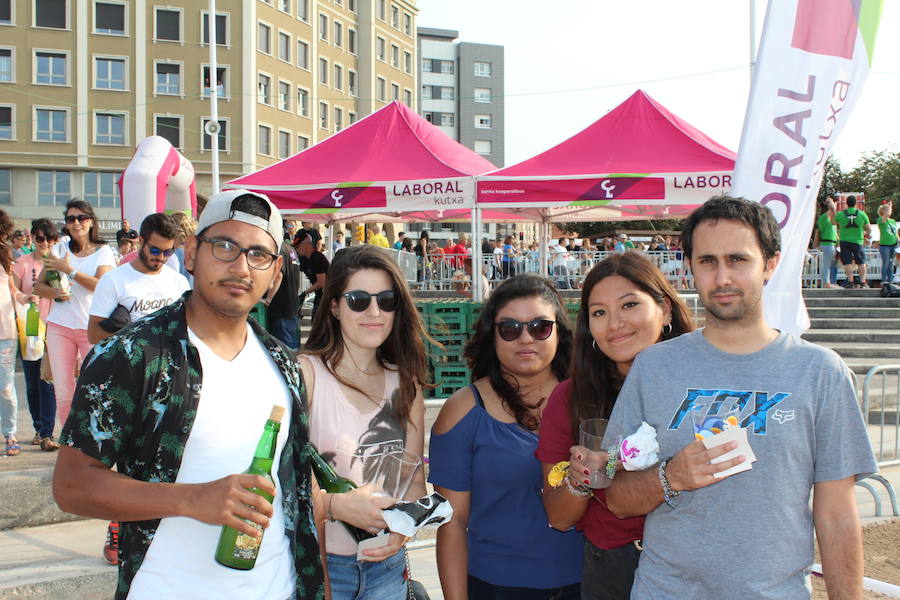 ¿Estuviste en el récord de escanciado simultáneo de 2017? ¡Búscate! (3)