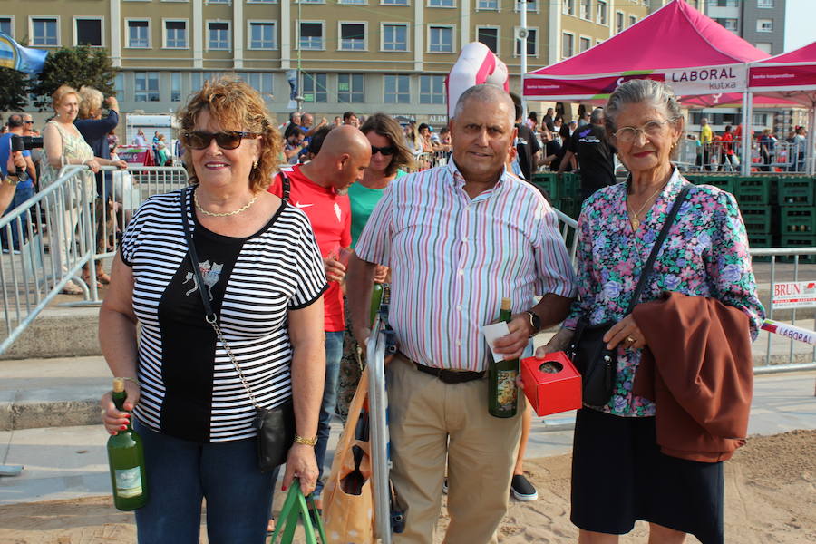 ¿Estuviste en el récord de escanciado simultáneo de 2017? ¡Búscate! (3)