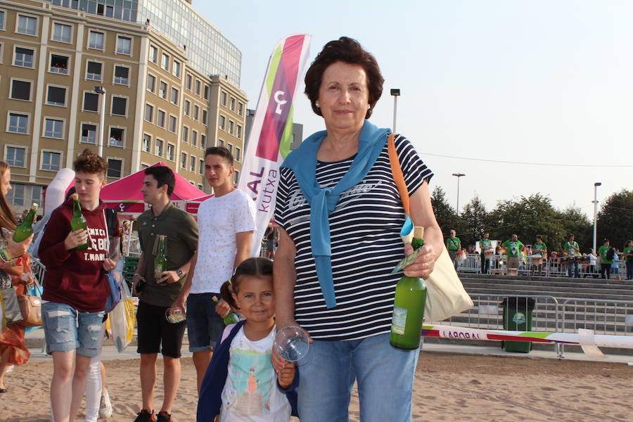 ¿Estuviste en el récord de escanciado simultáneo de 2017? ¡Búscate! (3)