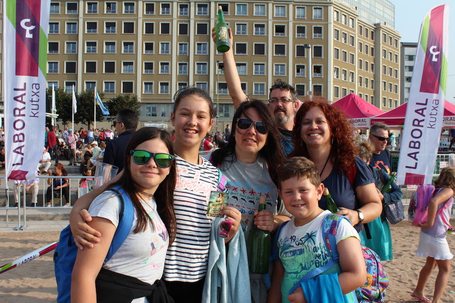 ¿Estuviste en el récord de escanciado simultáneo de 2017? ¡Búscate! (3)