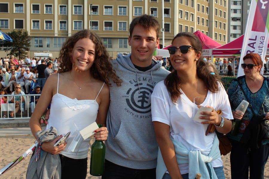 ¿Estuviste en el récord de escanciado simultáneo de 2017? ¡Búscate! (3)