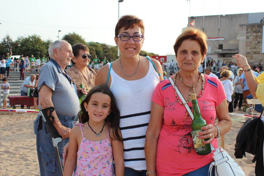 ¿Estuviste en el récord de escanciado simultáneo de 2017? ¡Búscate! (3)