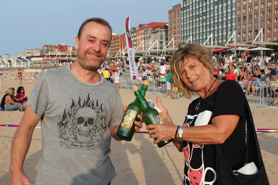 ¿Estuviste en el récord de escanciado simultáneo de 2017? ¡Búscate! (3)