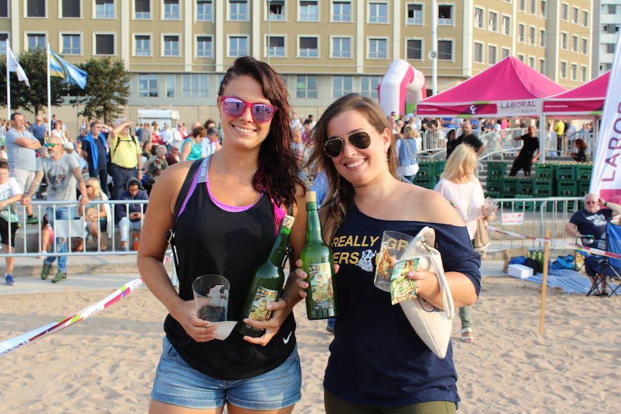 ¿Estuviste en el récord de escanciado simultáneo de 2017? ¡Búscate! (3)