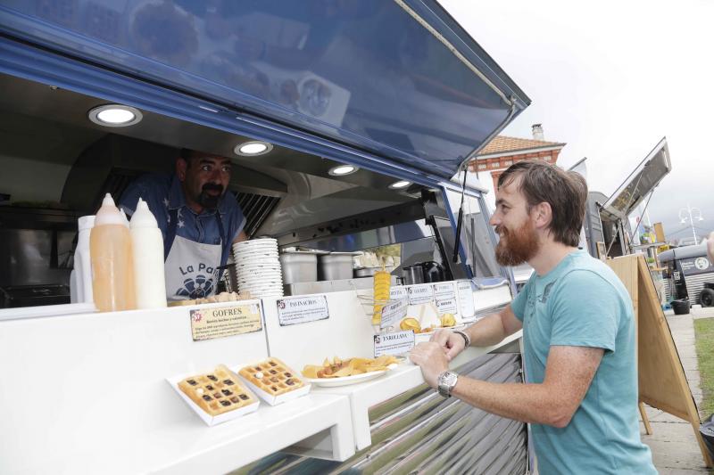 La localidad acoge el festival de las food trucks con varios puestos con menús aptos para intolerancias alimentarias