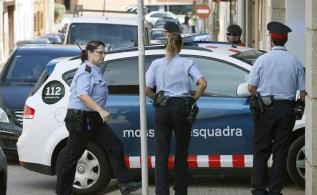 Los Mossos investigan las causas del fallecimiento.