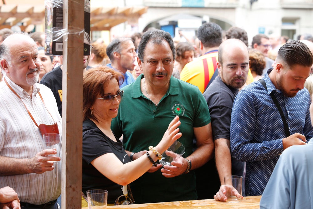 La Fiesta de la Sidra Natural se despide hasta el año que viene despachando cientos de botellas, premiando a los mejores llagareros