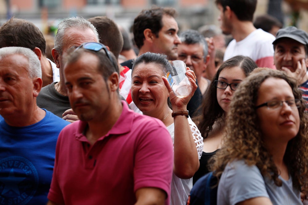 La Fiesta de la Sidra Natural se despide hasta el año que viene despachando cientos de botellas, premiando a los mejores llagareros