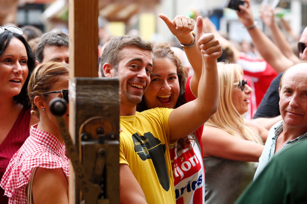 La Fiesta de la Sidra Natural se despide hasta el año que viene despachando cientos de botellas, premiando a los mejores llagareros