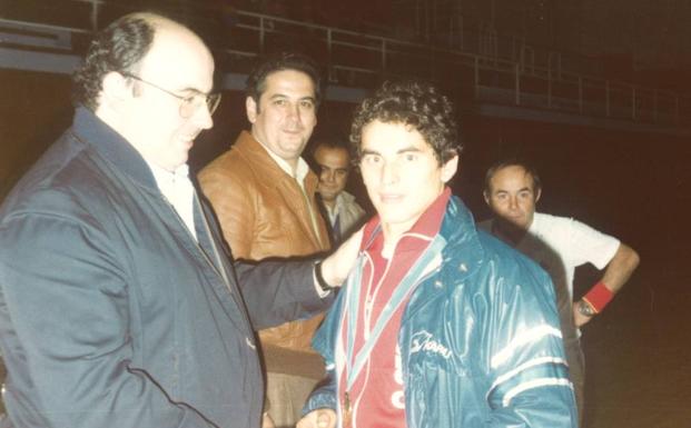 El luchador Javier Iglesias, con el expresidente Varela