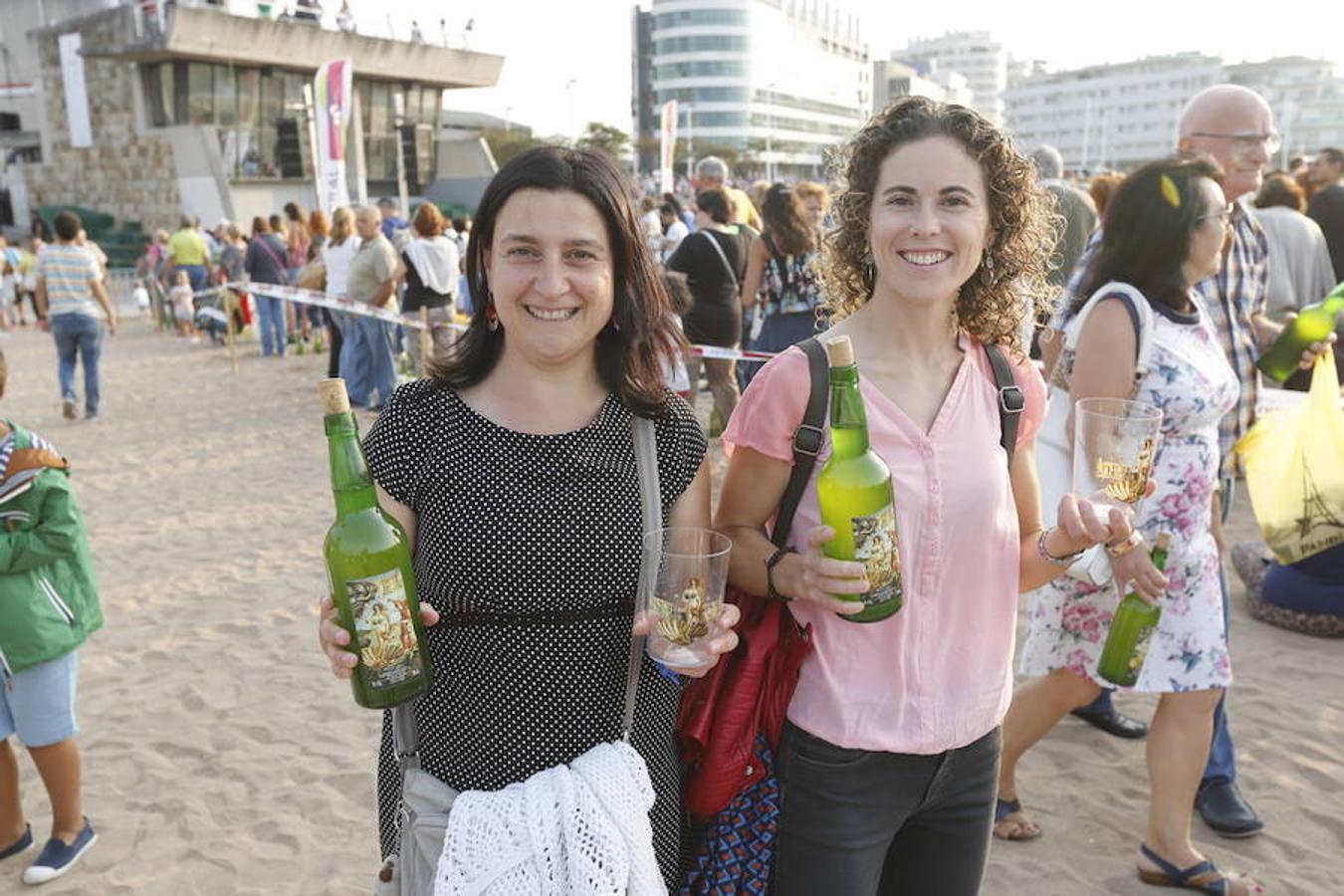 ¿Estuviste en el récord de escanciado simultáneo de 2017? ¡Búscate! (9)