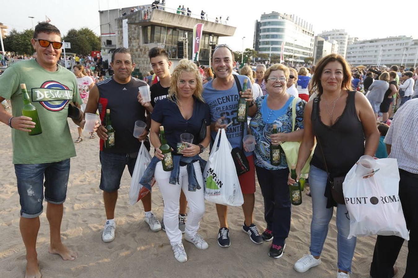 ¿Estuviste en el récord de escanciado simultáneo de 2017? ¡Búscate! (9)