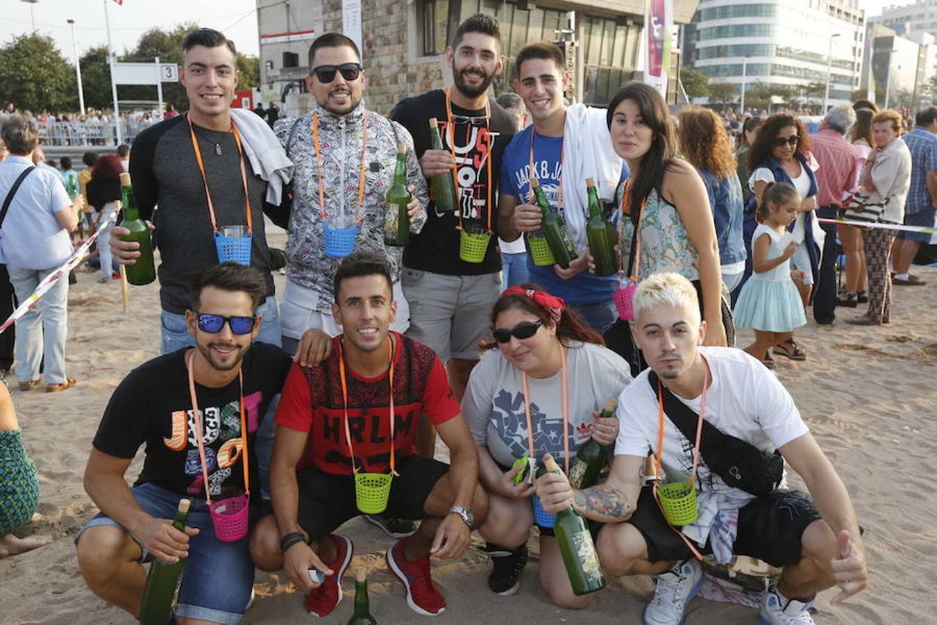 ¿Estuviste en el récord de escanciado simultáneo de 2017? ¡Búscate! (9)