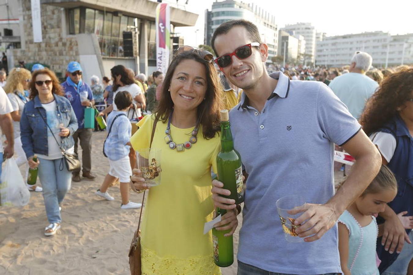 ¿Estuviste en el récord de escanciado simultáneo de 2017? ¡Búscate! (9)