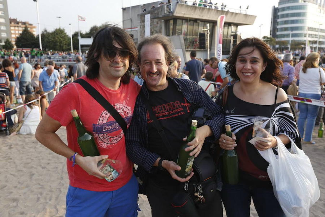 ¿Estuviste en el récord de escanciado simultáneo de 2017? ¡Búscate! (9)