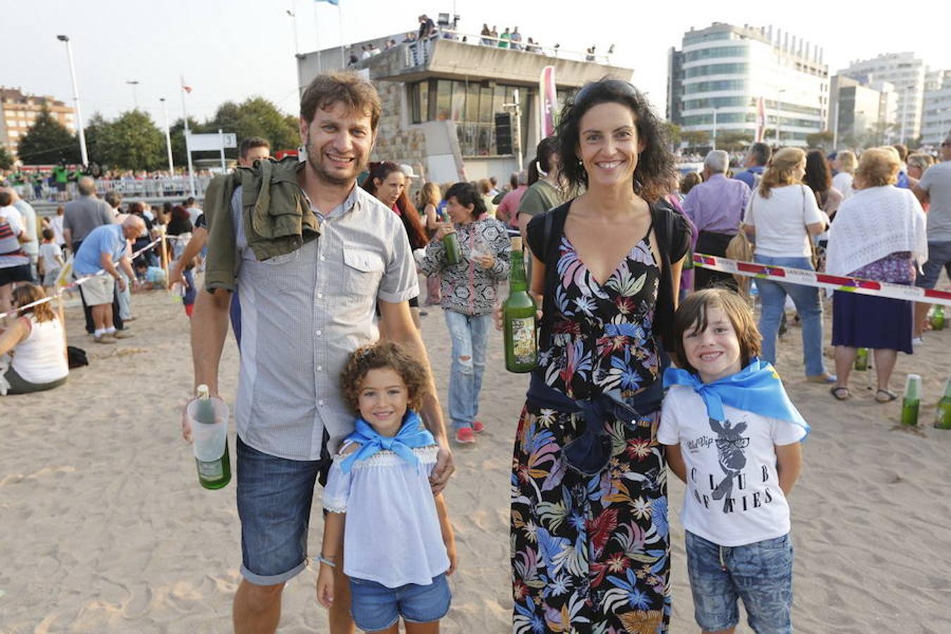 ¿Estuviste en el récord de escanciado simultáneo de 2017? ¡Búscate! (9)