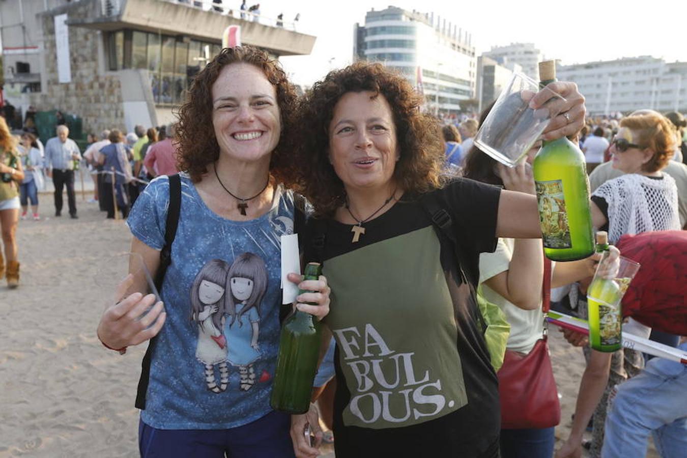 ¿Estuviste en el récord de escanciado simultáneo de 2017? ¡Búscate! (9)