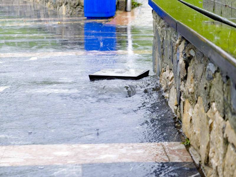 Las fuertes lluvias provocan inundaciones en Llanes