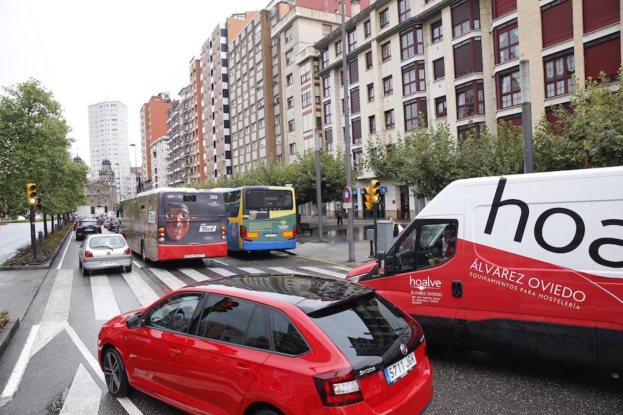 Atascos en Gijón por dos manifestaciones