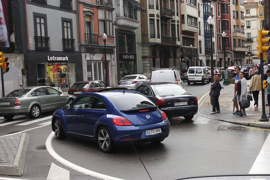 Atascos en Gijón por dos manifestaciones