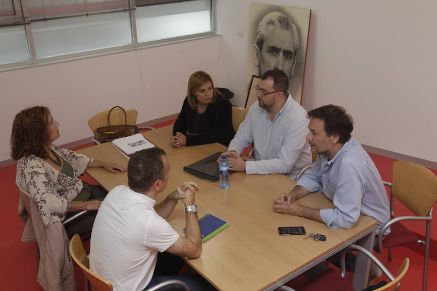 Adrián Barbón y José María Pérez contraponen sus programas para optar a la Secretaría General del PSOE asturiano