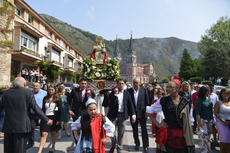 Asturias rinde honores a la Santina