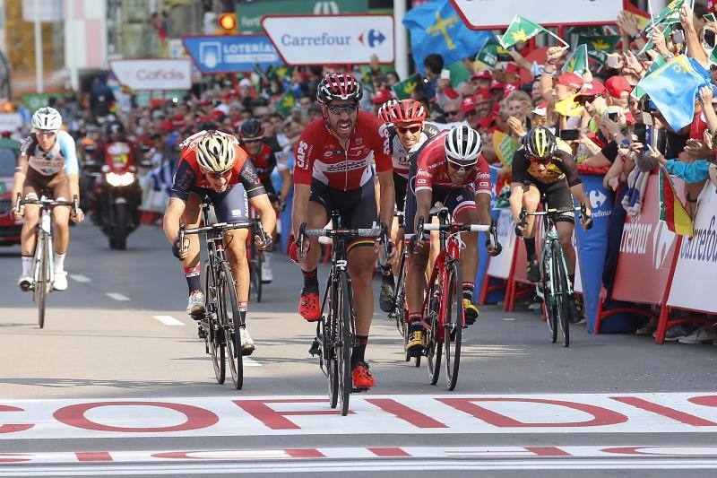 Las mejores imágenes de la primera etapa de La Vuelta en Asturias