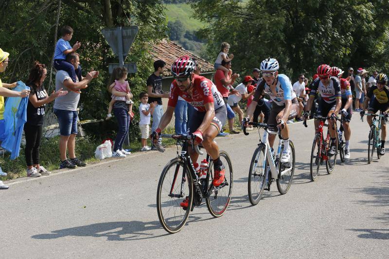 Las mejores imágenes de la primera etapa de La Vuelta en Asturias