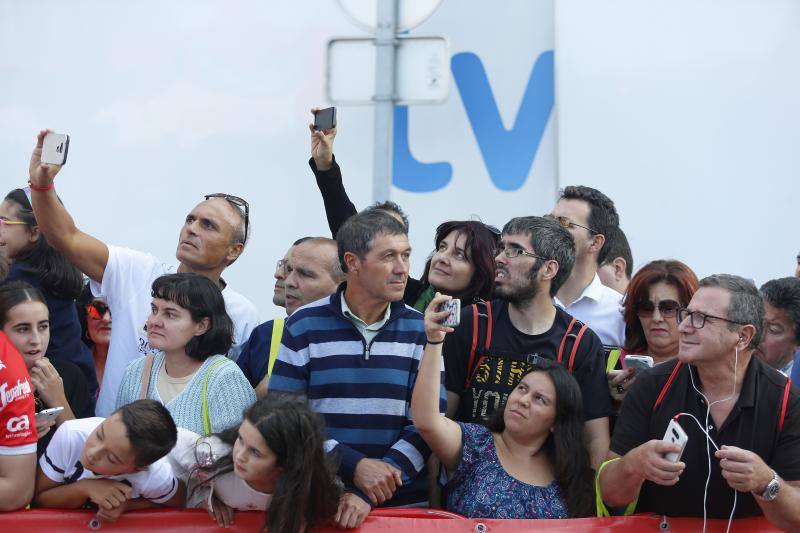 Las mejores imágenes de la primera etapa de La Vuelta en Asturias