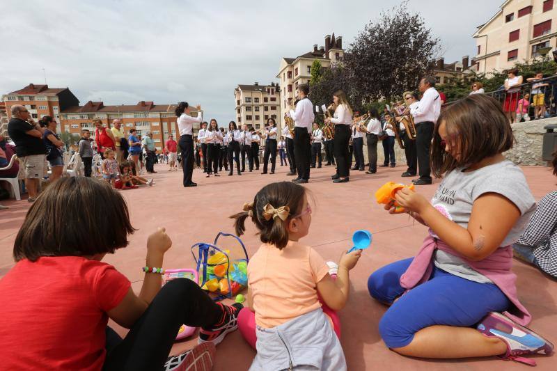 ¿Estuviste en la comida en la calle de Corvera? ¡Búscate!