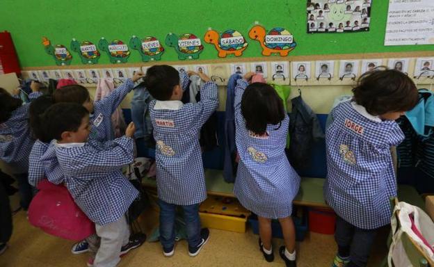 Los pequeños del colegio Quirinal de Avilés, en su vuelta a las aulas.