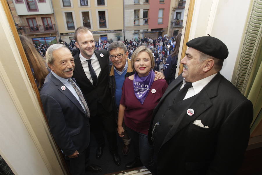 El periodista británico dedica su intervención a Oviedo, la gente y el fútbol del Tartiere