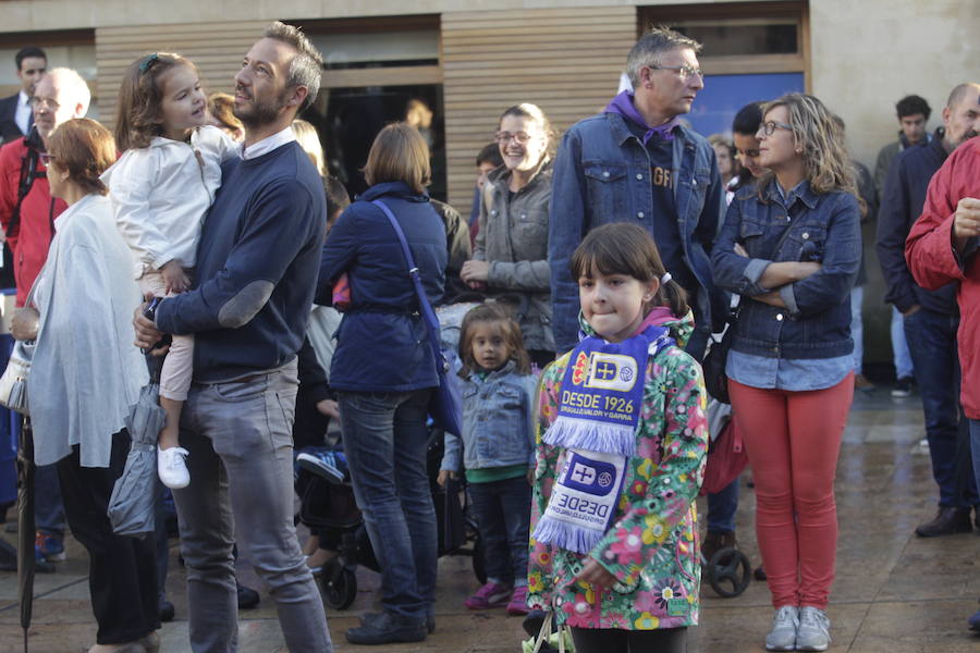 El periodista británico dedica su intervención a Oviedo, la gente y el fútbol del Tartiere