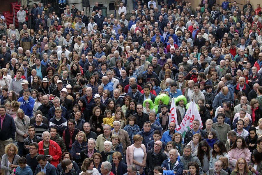 El periodista británico dedica su intervención a Oviedo, la gente y el fútbol del Tartiere
