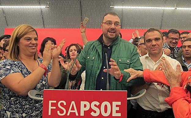 Barbón: «O cambiamos o nos cambian»