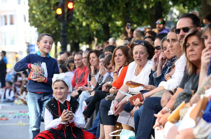 ¿Estuviste en el Desfile del Día de América en Asturias? ¡Búscate!