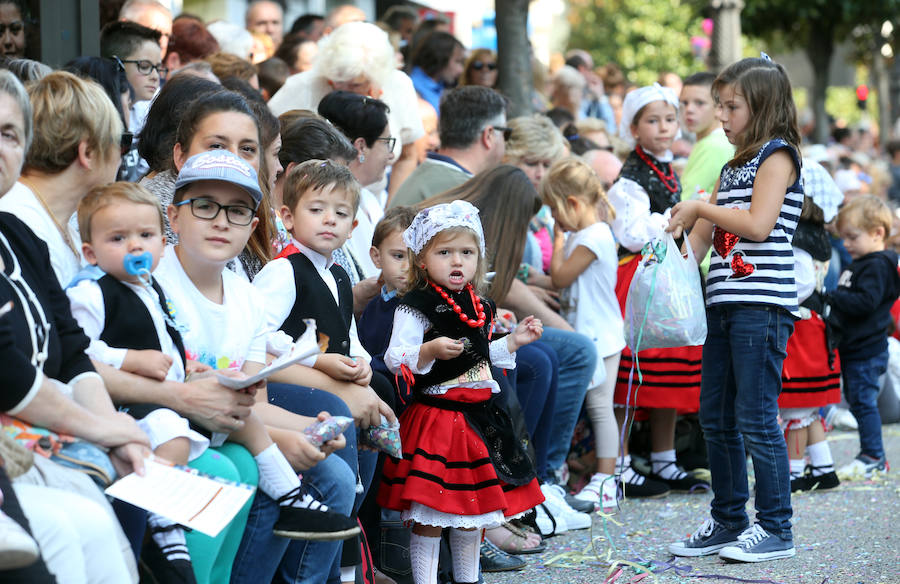 ¿Estuviste en el Desfile del Día de América en Asturias? ¡Búscate!